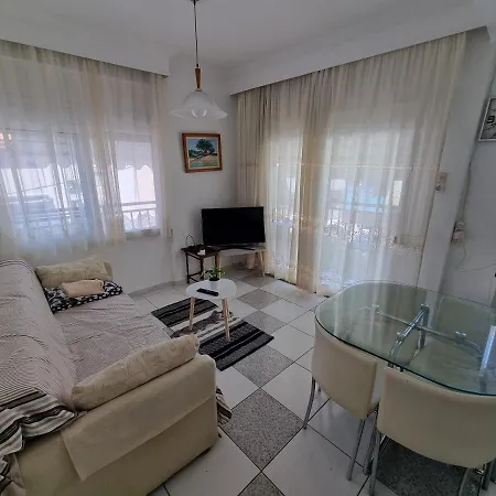 Lucas 5 Seaside Апартаменты *