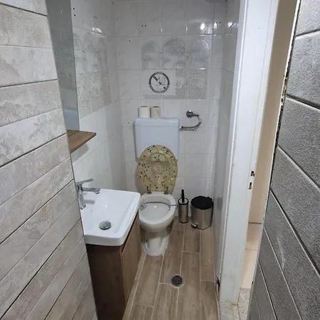 Lucas 5 Seaside Апартаменты