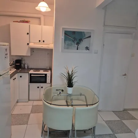 Lucas 5 Seaside Апартаменты